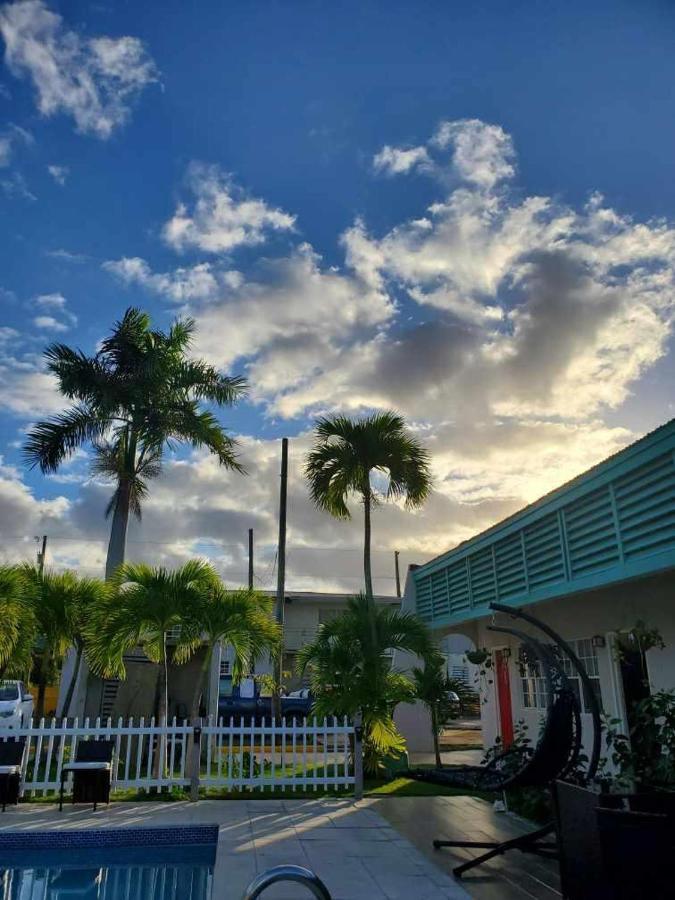 Georges Royal Inn Frederiksted Екстер'єр фото